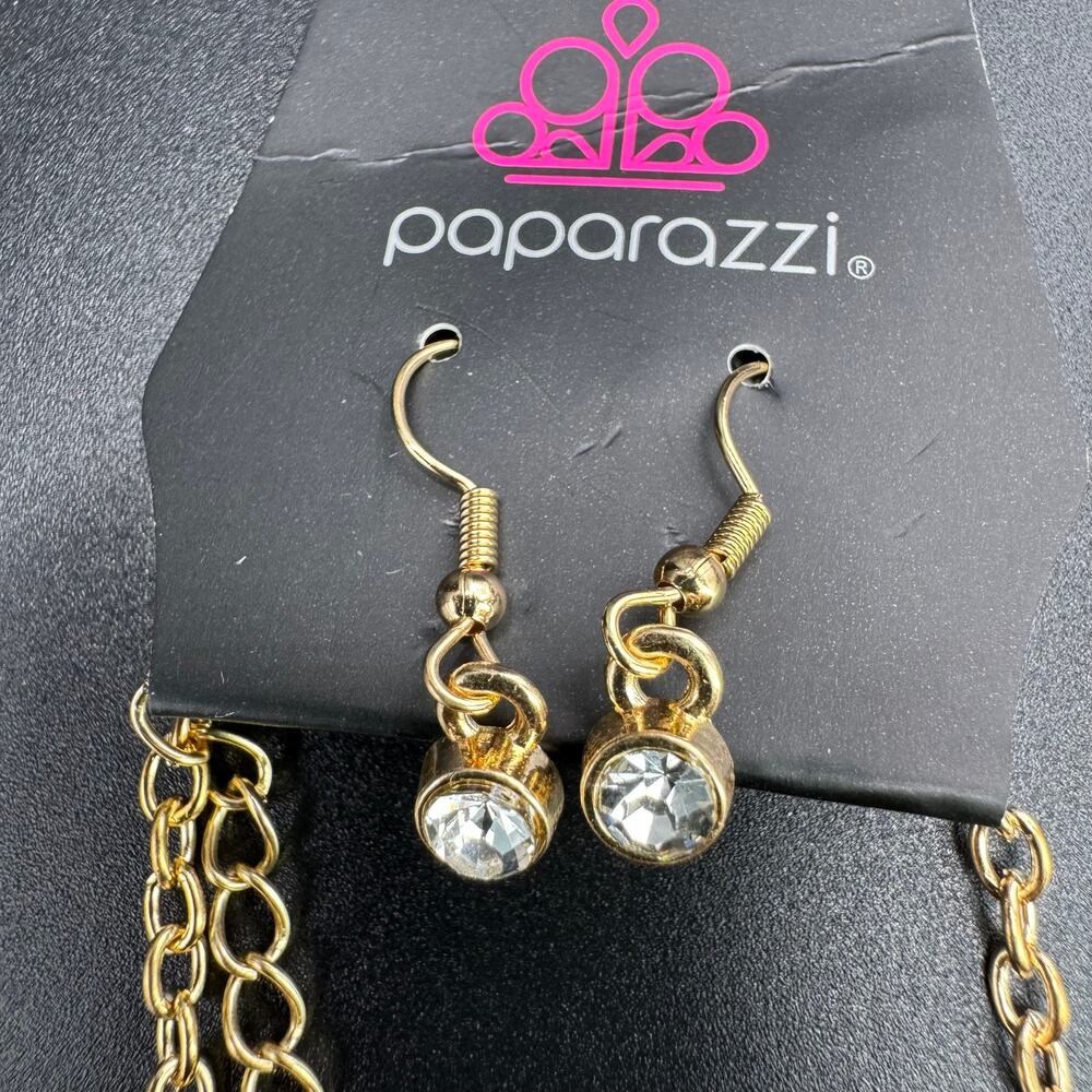 New Paparazzi Vintage Royale Gold Rhinestones Teardrop Necklace Earring Set - Picture 6 of 8